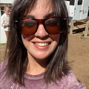 Meet your Posher, Elizabeth